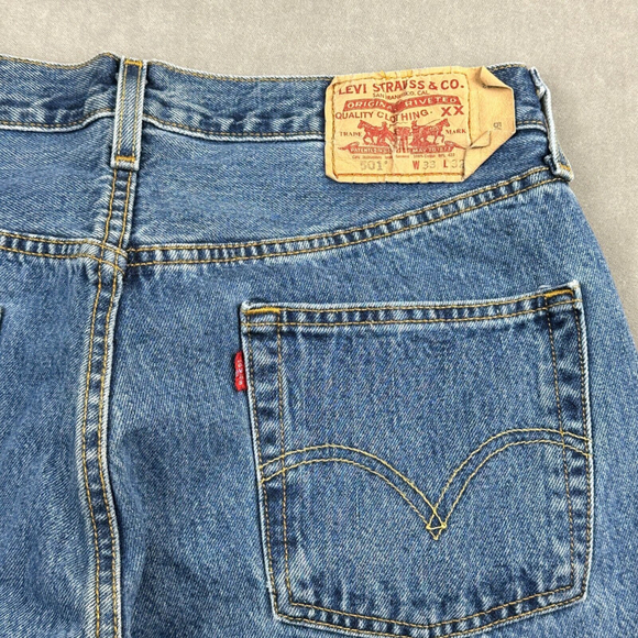 LEVIS 501 Jeans Classic Fit Straight Leg MENS Size 32x33 - Picture 3 of 9